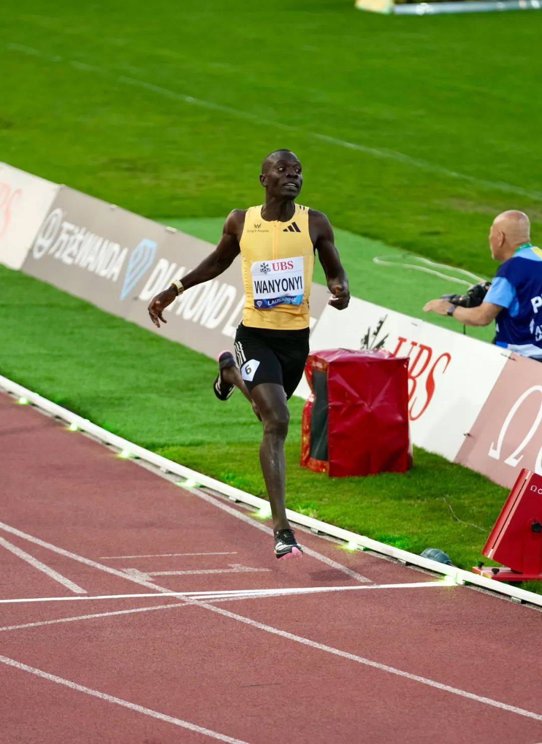 英国选手在田径比赛中再次领跑