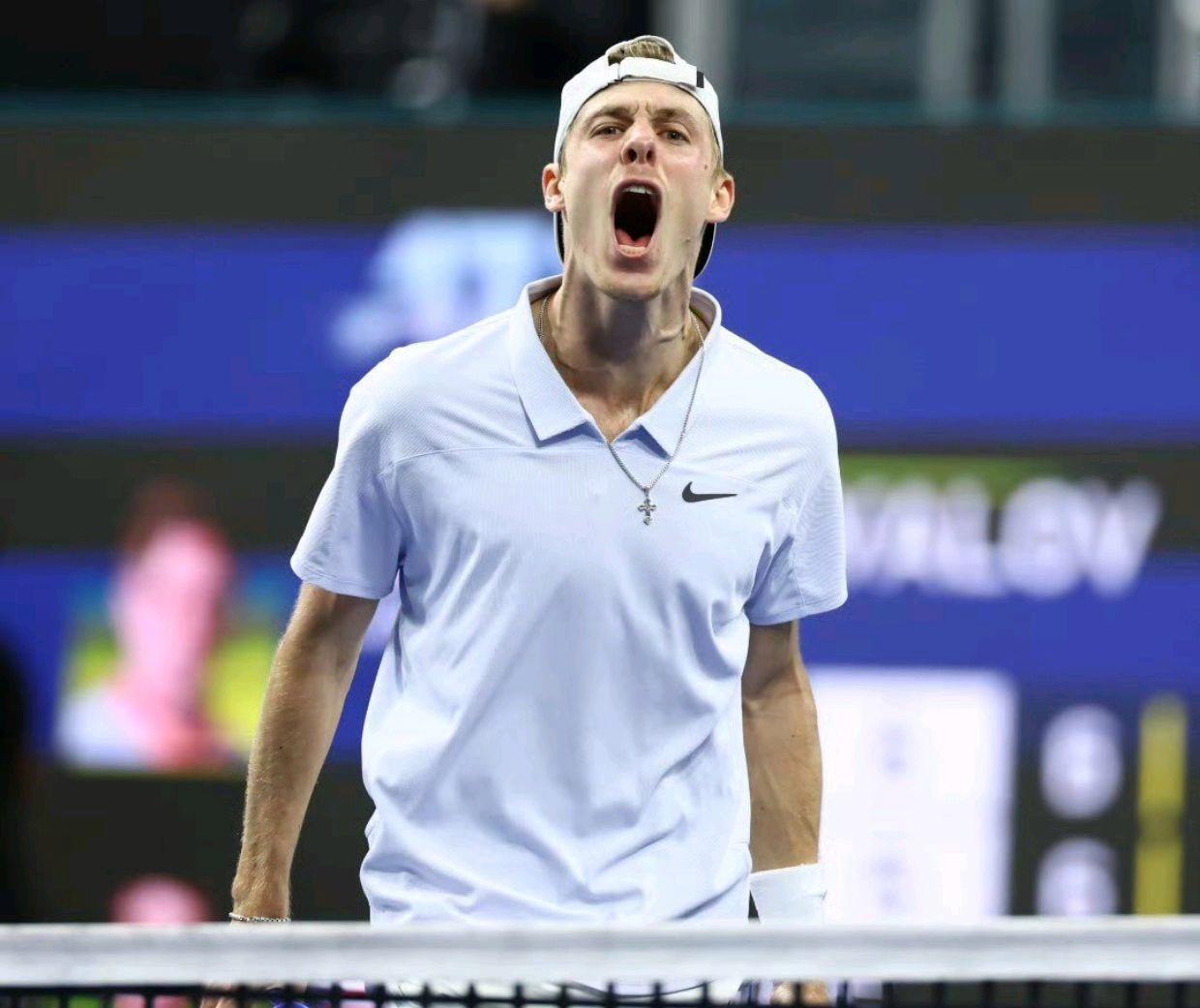 比赛过程波折不断,球员表现亮眼 比赛过程波折不断,球员表现亮眼