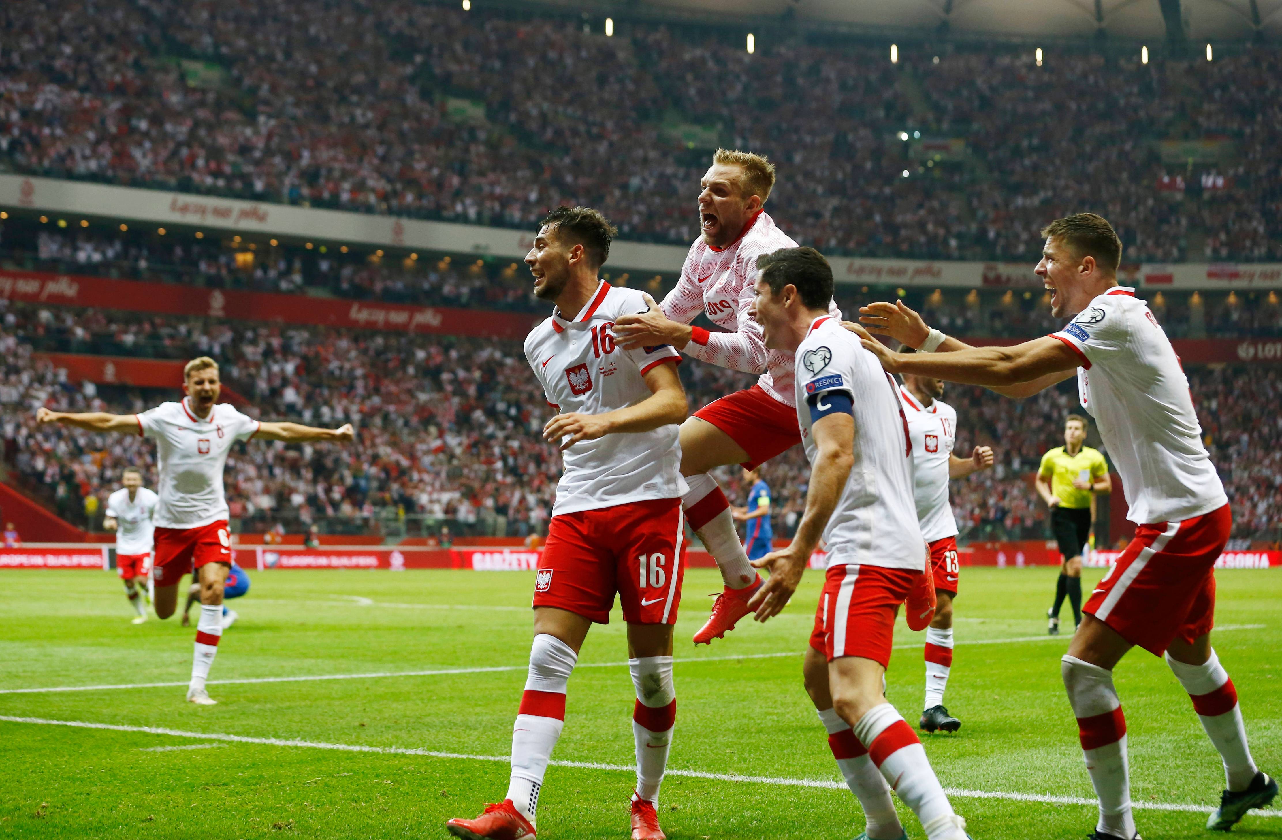 波兰队在国际足球赛事中赢得骄人战绩 波兰队在国际足球赛事中赢得骄人战绩