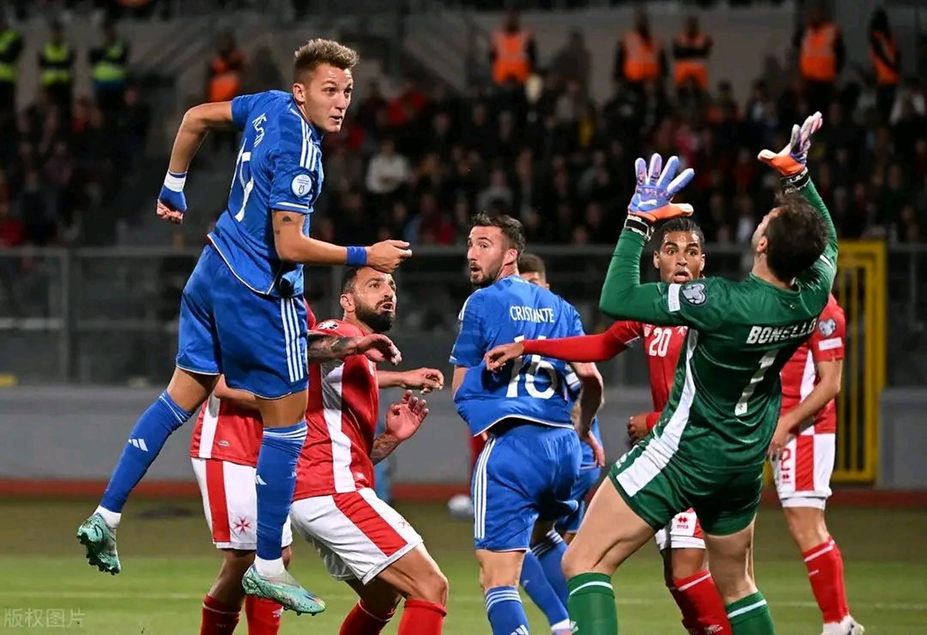 关于意大利客场不敌马耳他，小组出线形势受挫的信息