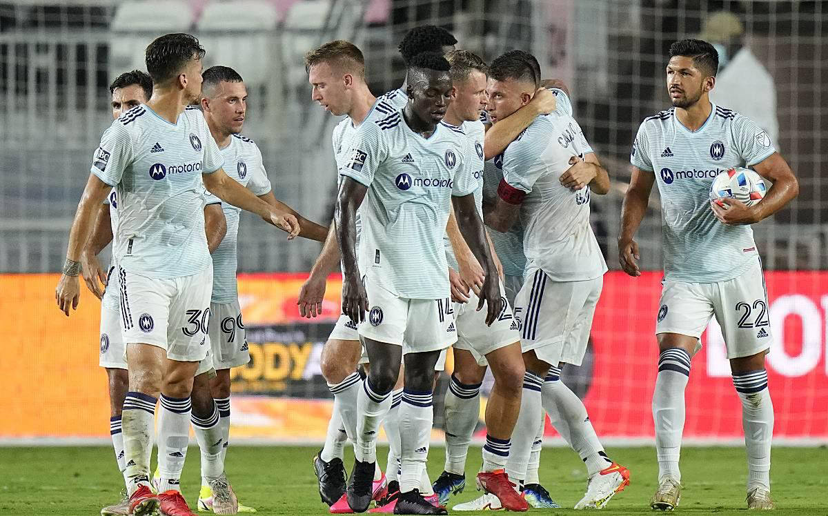 包含亚特兰大主场惨败桑普，遭遇颓势的词条