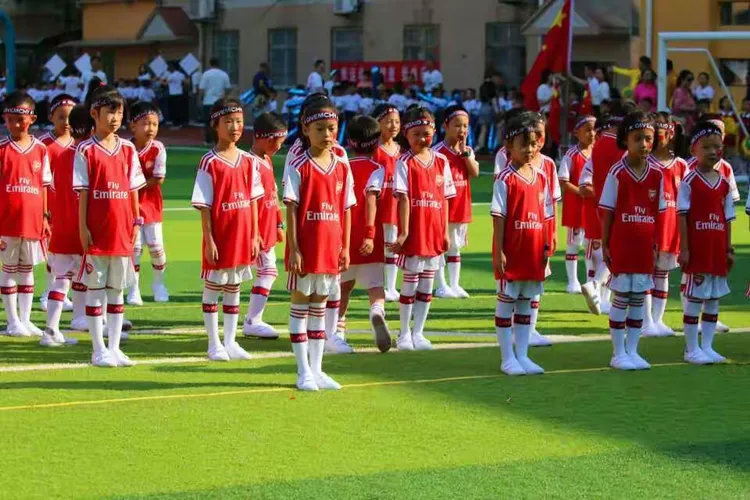 包含比赛中球队的无私奉献和拼搏精神值得点赞称赞的词条