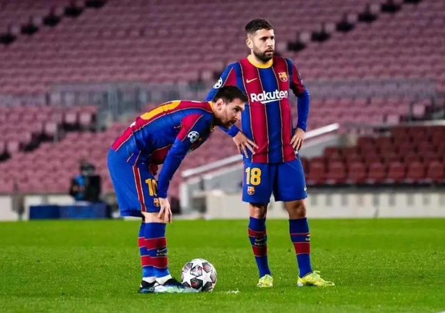 巴萨主场失利，梅西再度独中两元