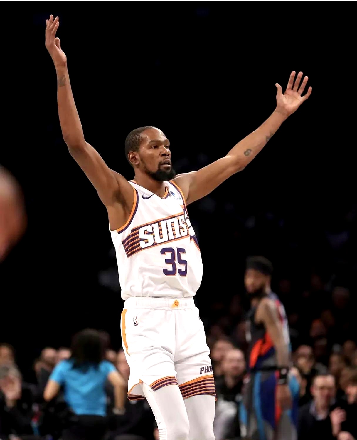 包含太阳队后卫成NBA赛季热门话题，状态持续飙升的词条