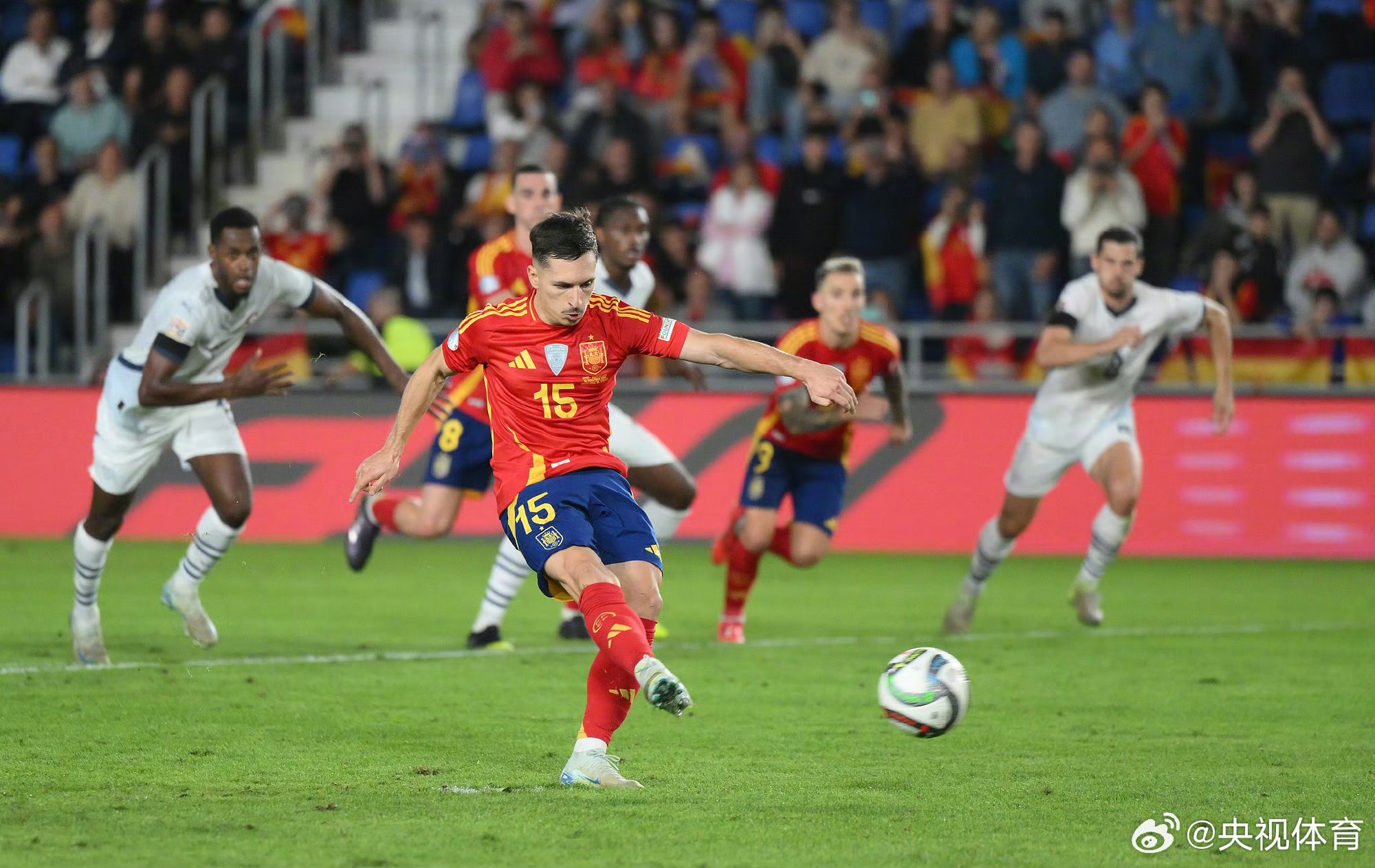 瑞典队表现出色，欧国联杯杀入四强