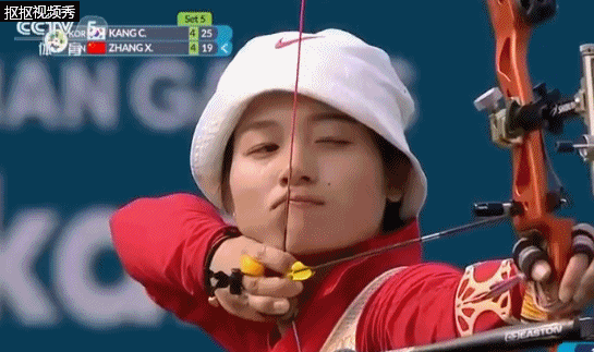 澳大利亚选手登顶射箭领奖台，笑逐颜开的简单介绍