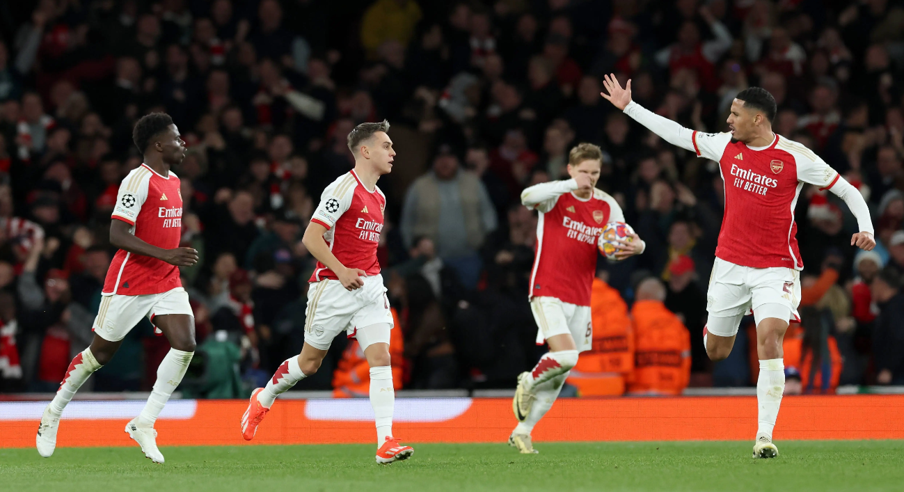 关于范加尔：曼联需加强防守，不能再丢这么多球的信息