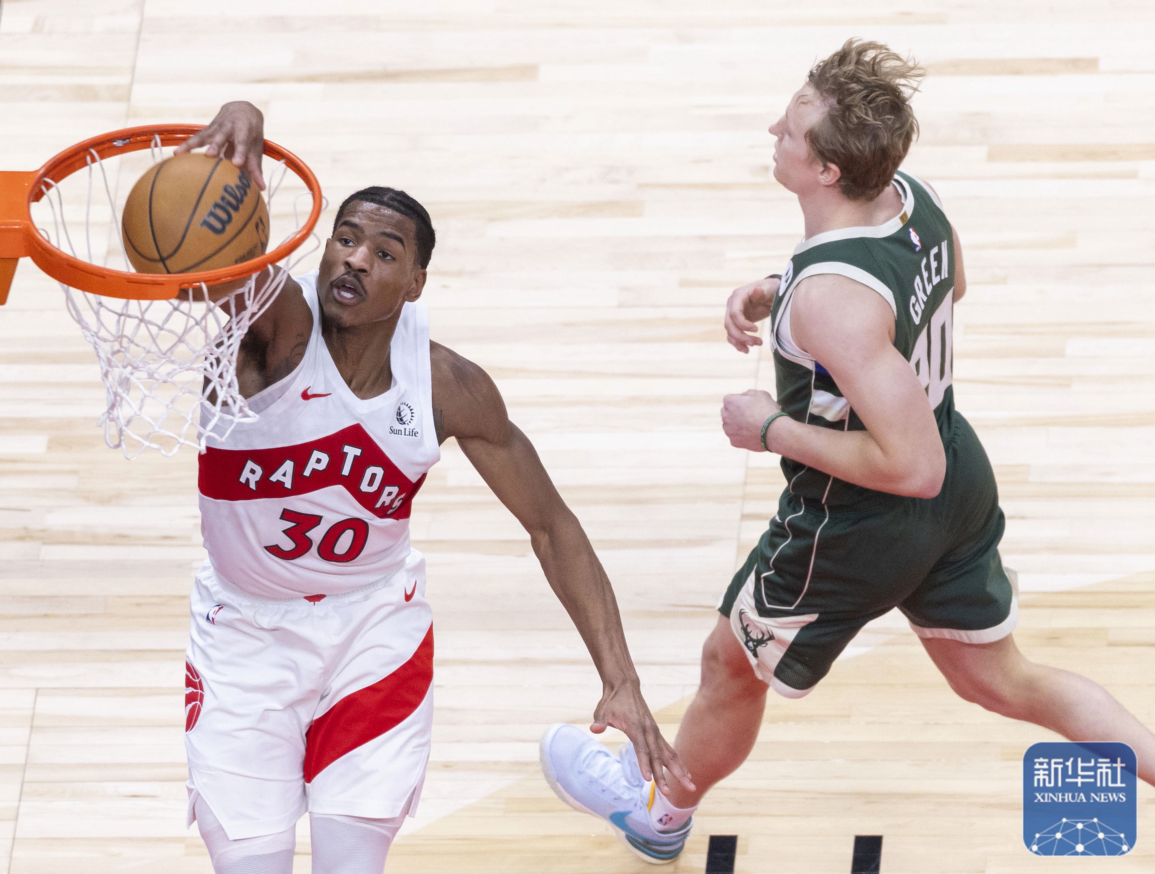 关于雄鹿主场大胜，保持东部龙头位置的信息